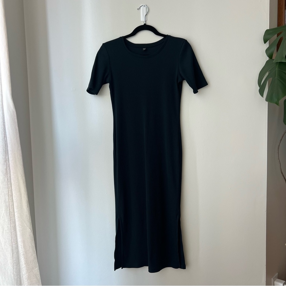 2 for $20 | Uniqlo Black Midi T-shirt Dress